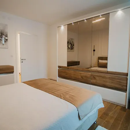 Apartment Lux *